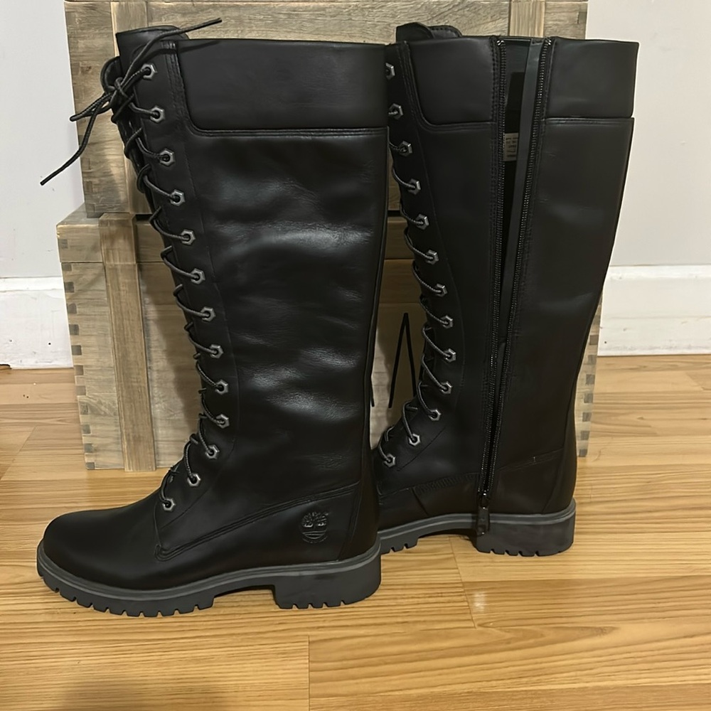 Women’s sz 8 brand new knee high black timberland lace up boots